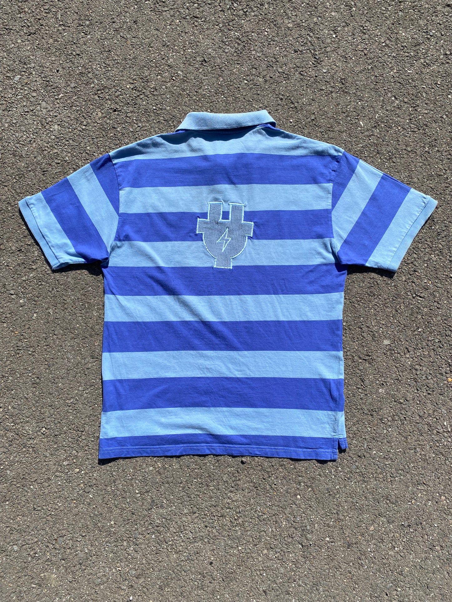 Polo Bordado PLUG #3 (M/L)