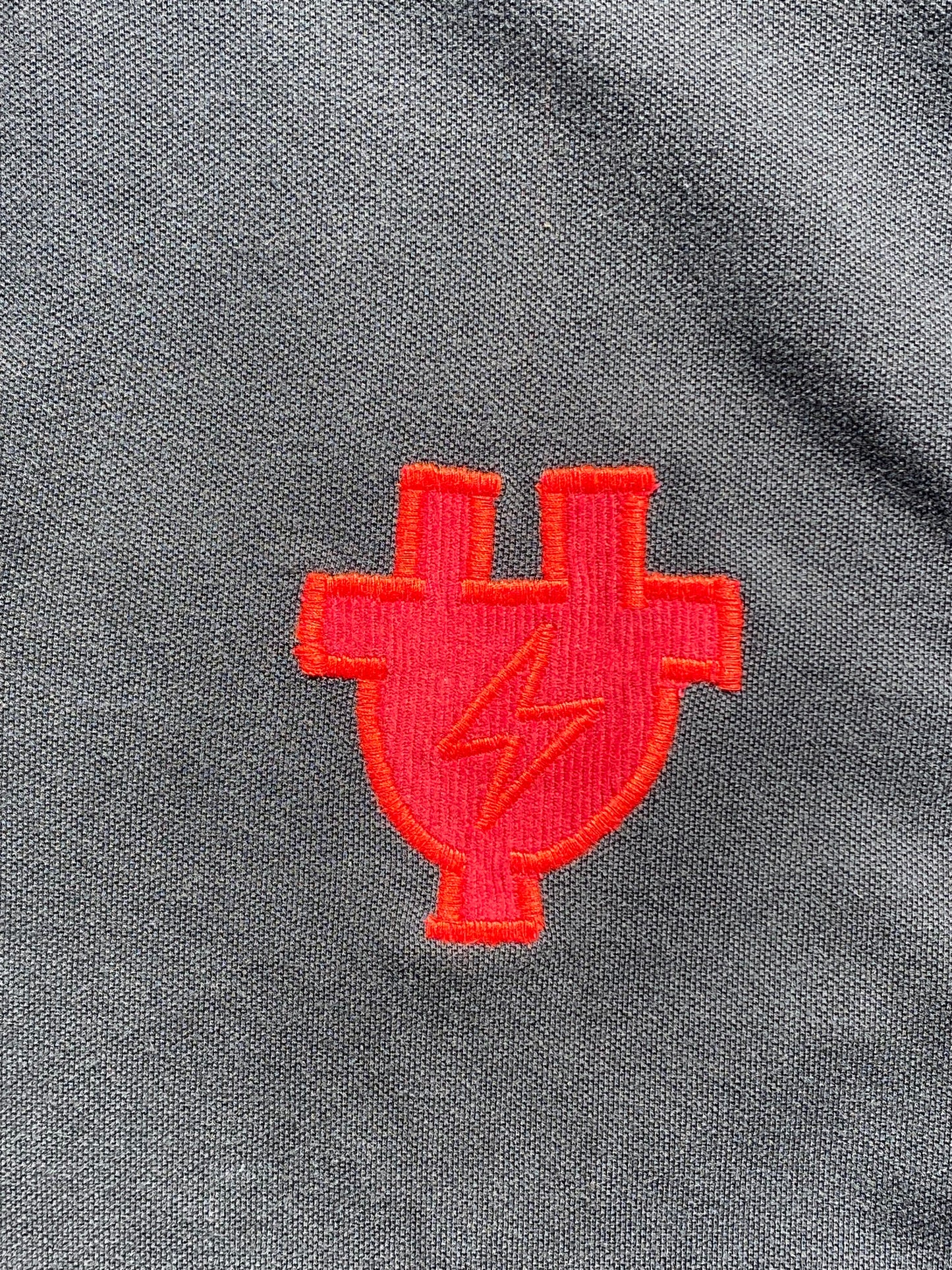 Polo Bordado PLUG #2 (L)