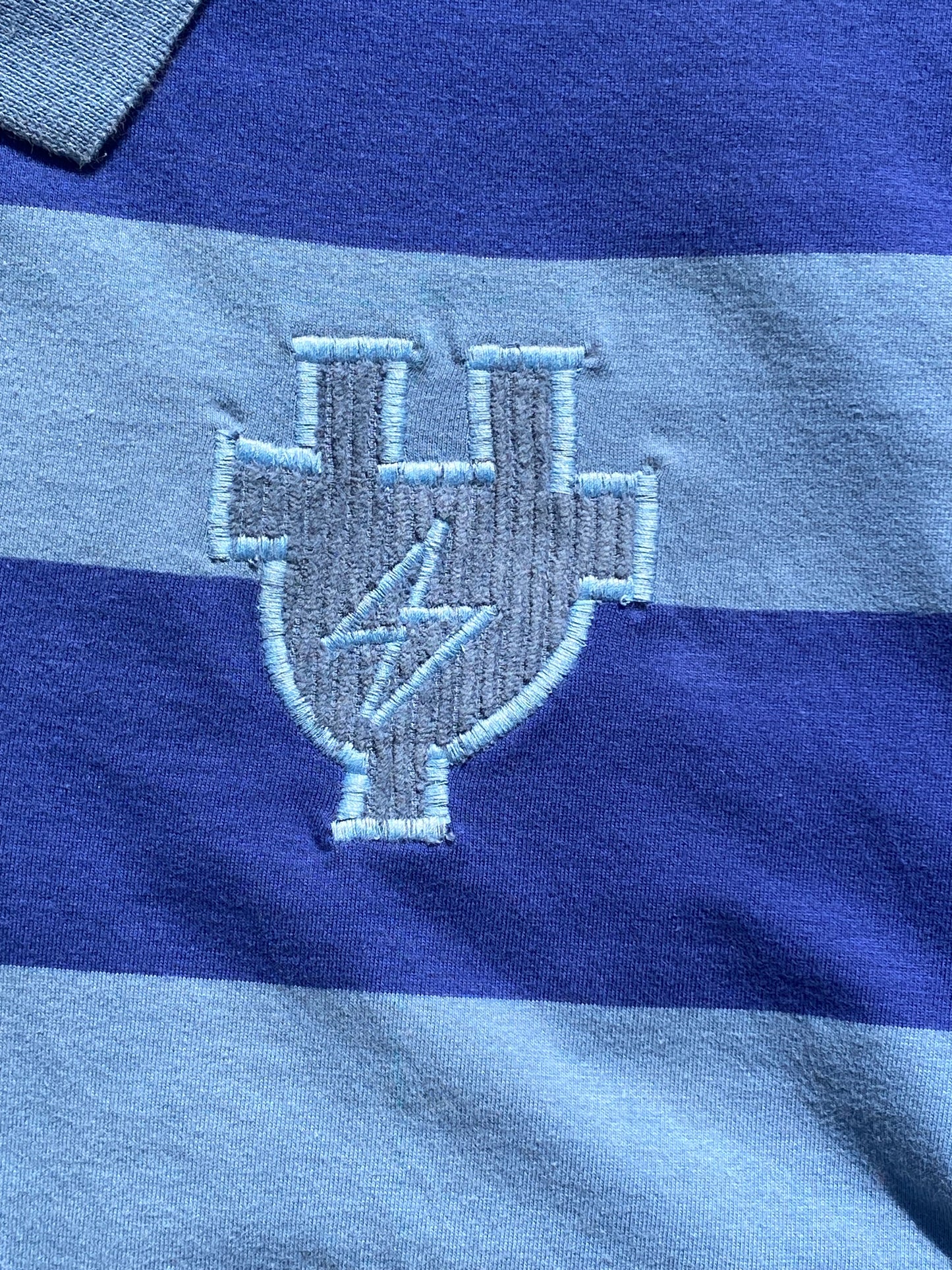 Polo Bordado PLUG #3 (M/L)