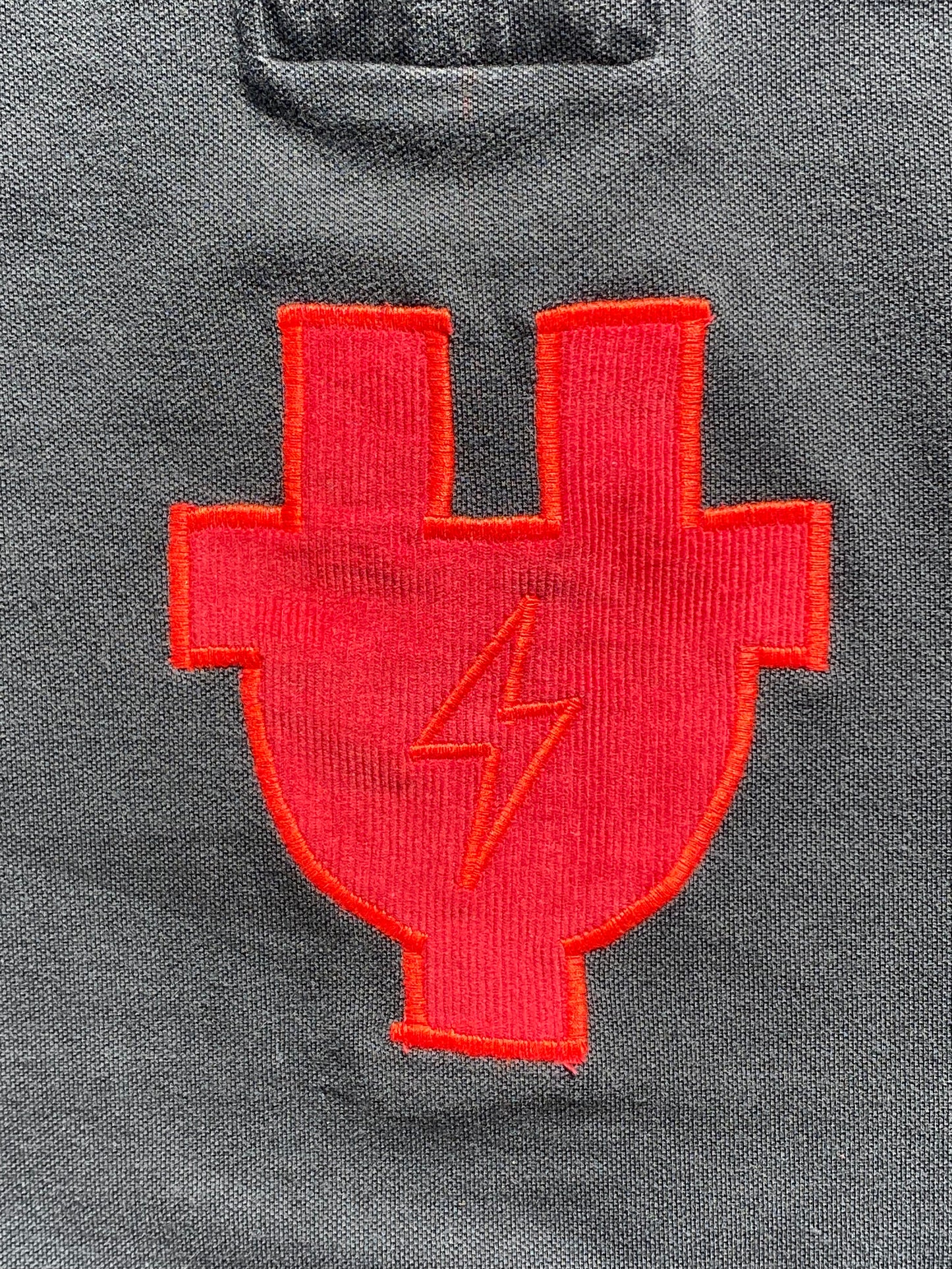 Polo Bordado PLUG #2 (L)